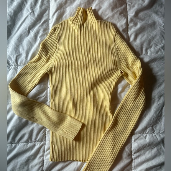 ZARA Turtleneck - Picture 1 of 7